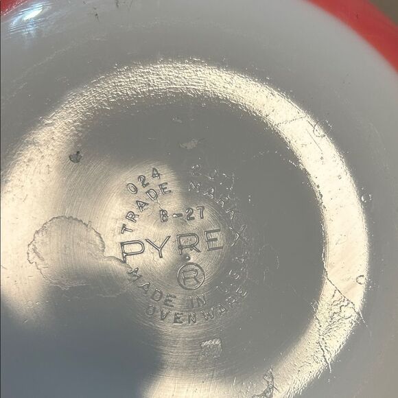 Vintage Pyrex Flamingo Pink 024 2 Qt Round Casserole Dish with Clear Glass Lid – - Picture 10 of 10
